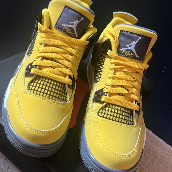 Air Jordan Kids Box Included!! - Picture 2 of 4
